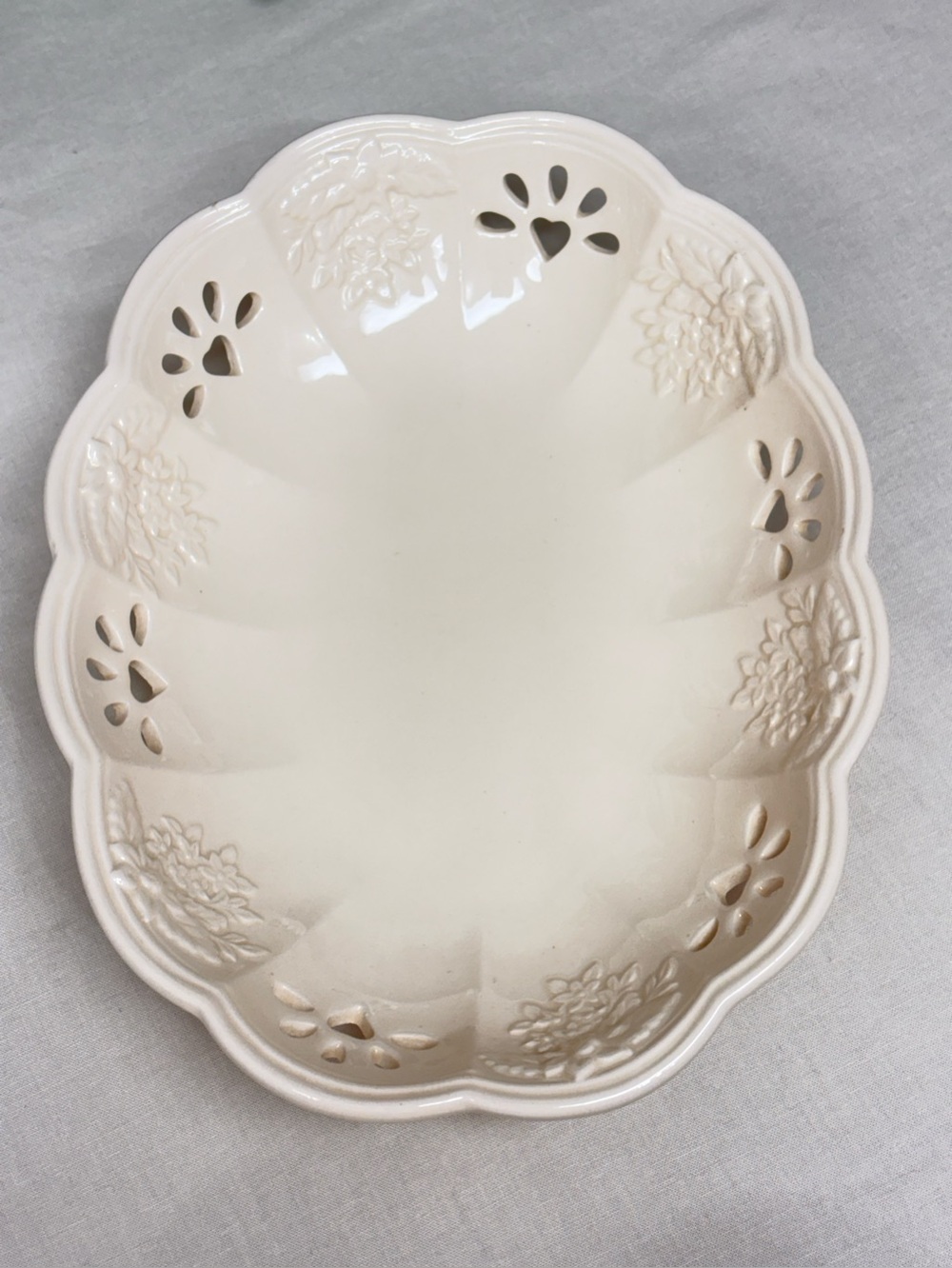 Vintage Florentine Cream Pierced Oval Serving Bowl 9.5” Made in Portugal